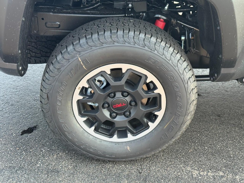 Toyota Tacoma 4WD Vehicle Image 3