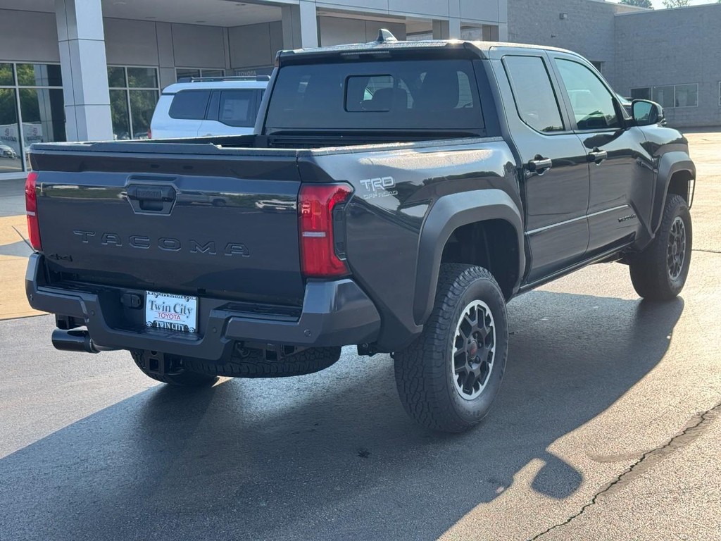 Toyota Tacoma 4WD Vehicle Image 4