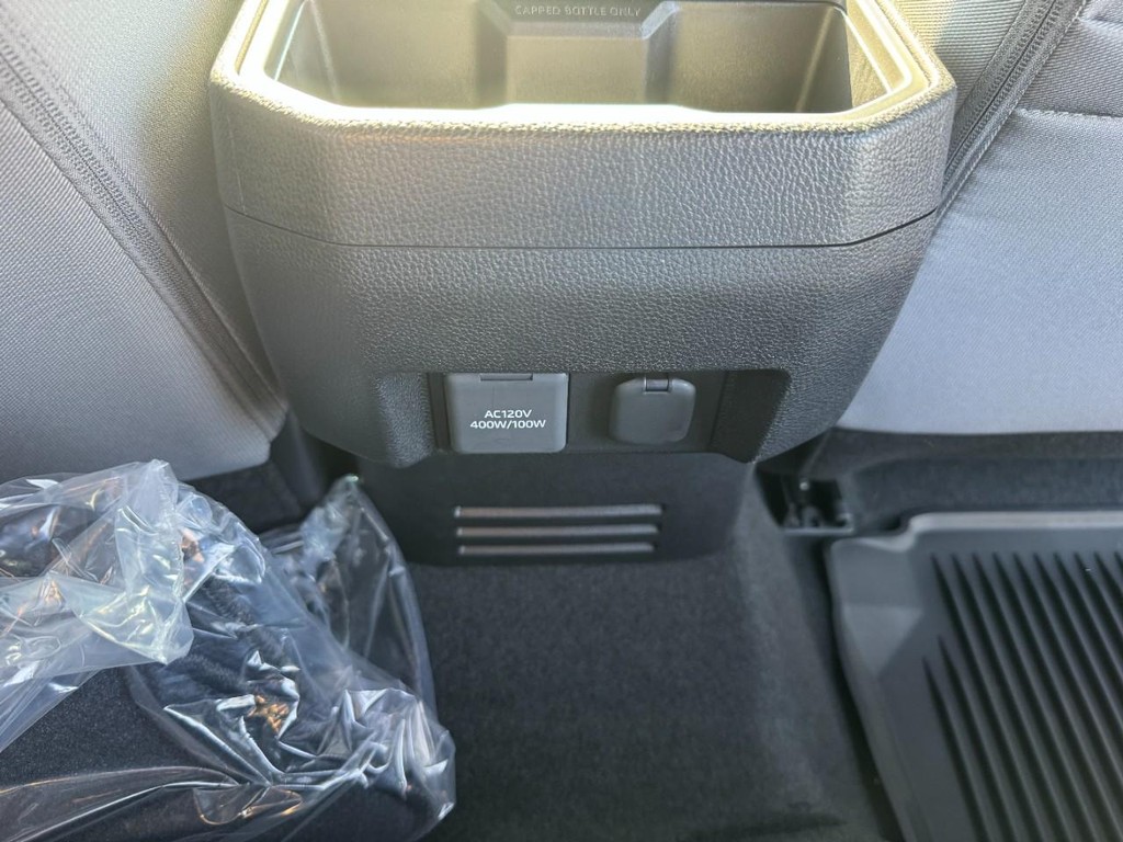 Toyota Tacoma 4WD Vehicle Image 7