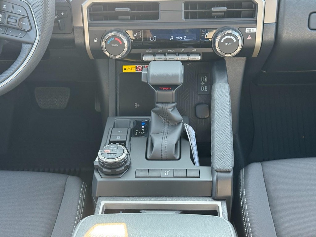 Toyota Tacoma 4WD Vehicle Image 11