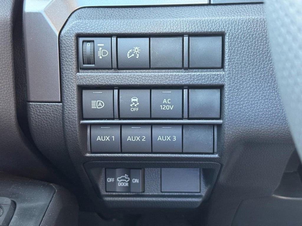Toyota Tacoma 4WD Vehicle Image 14