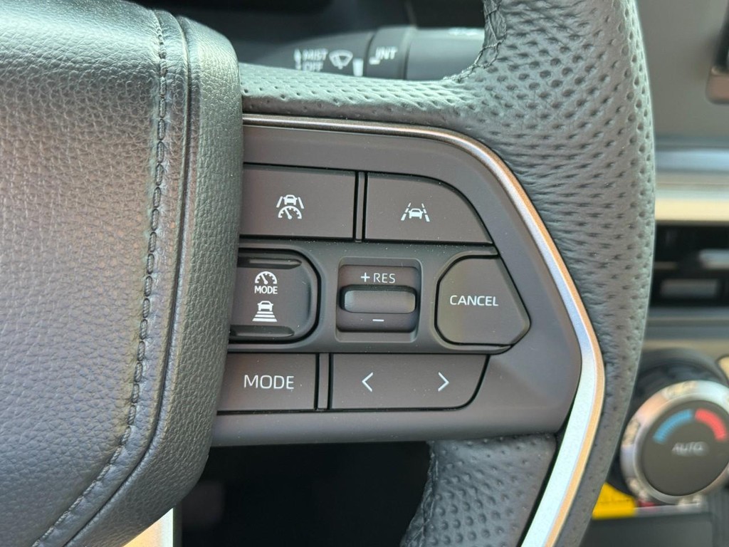 Toyota Tacoma 4WD Vehicle Image 16