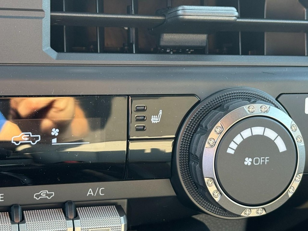 Toyota Tacoma 4WD Vehicle Image 19