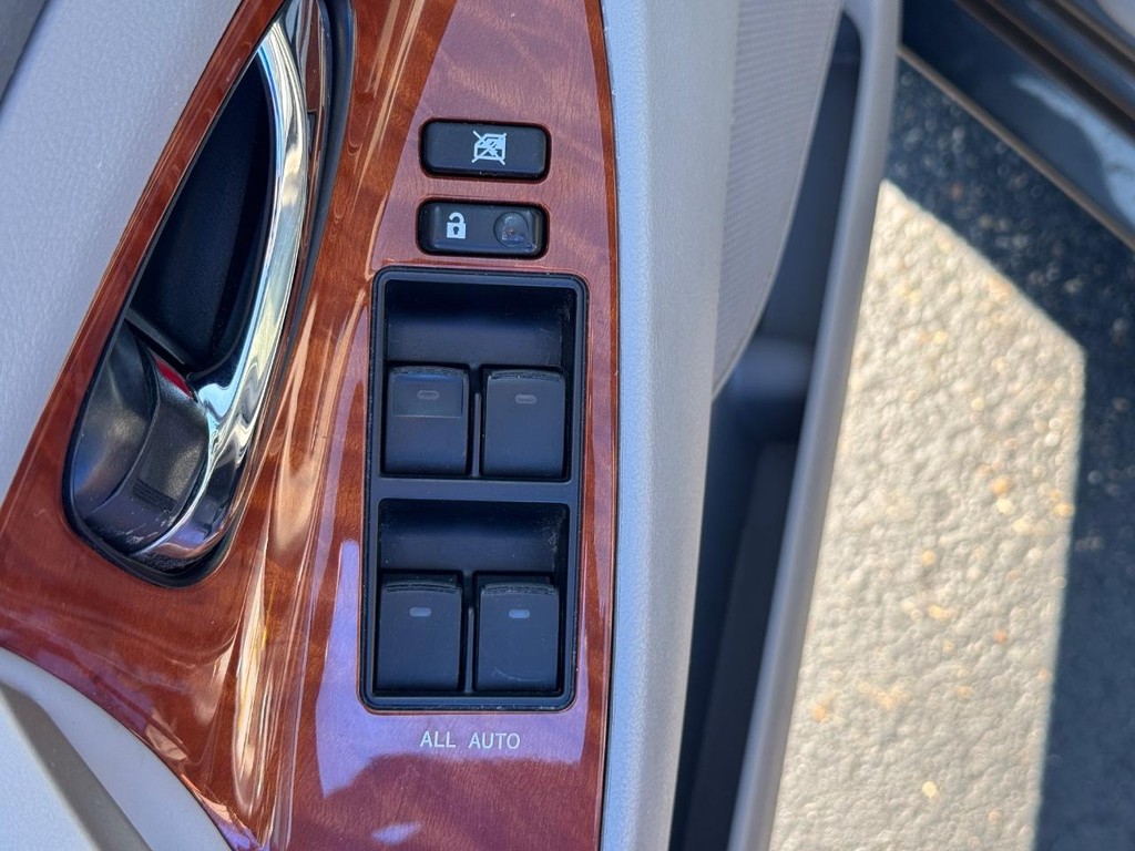Toyota Camry Vehicle Image 14