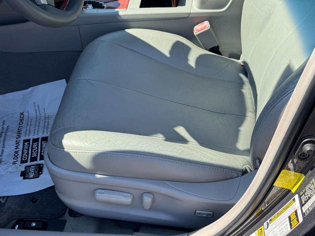 Toyota Camry Vehicle Image 15
