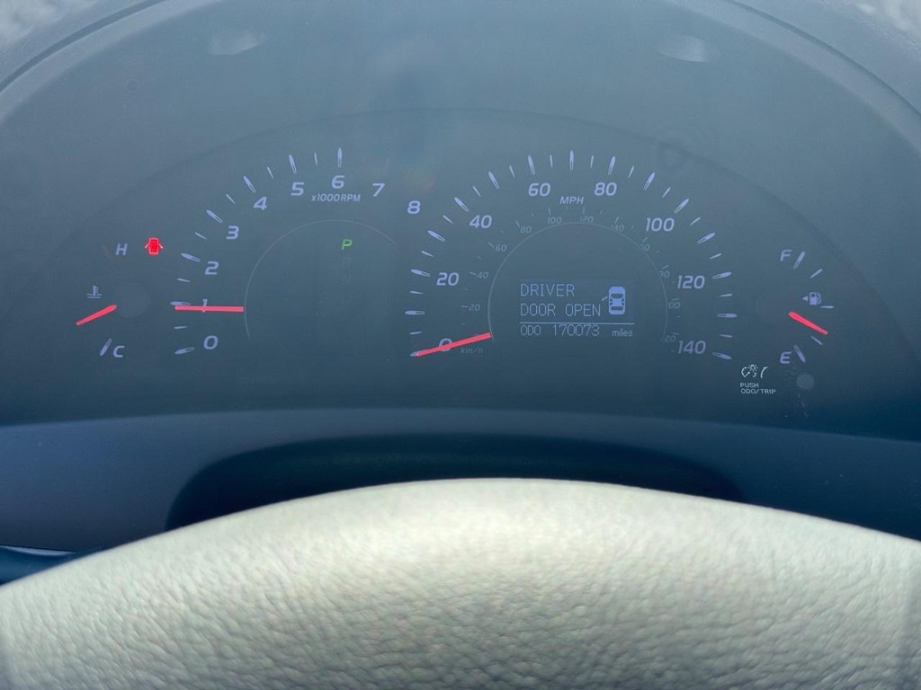 Toyota Camry Vehicle Image 18