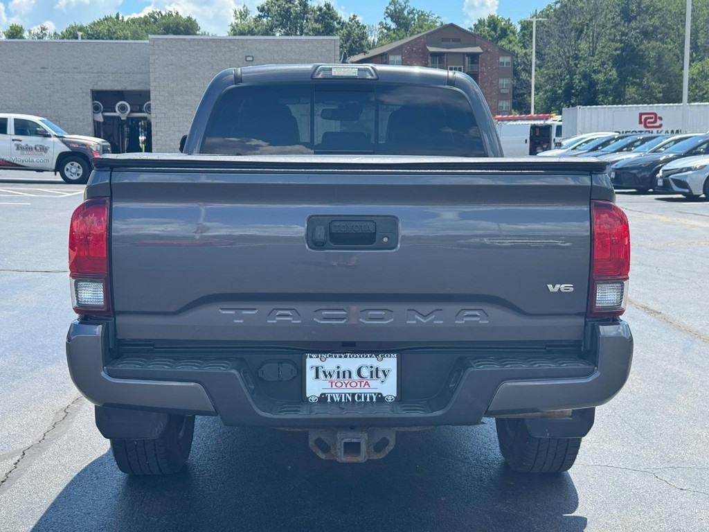 Toyota Tacoma Vehicle Image 7
