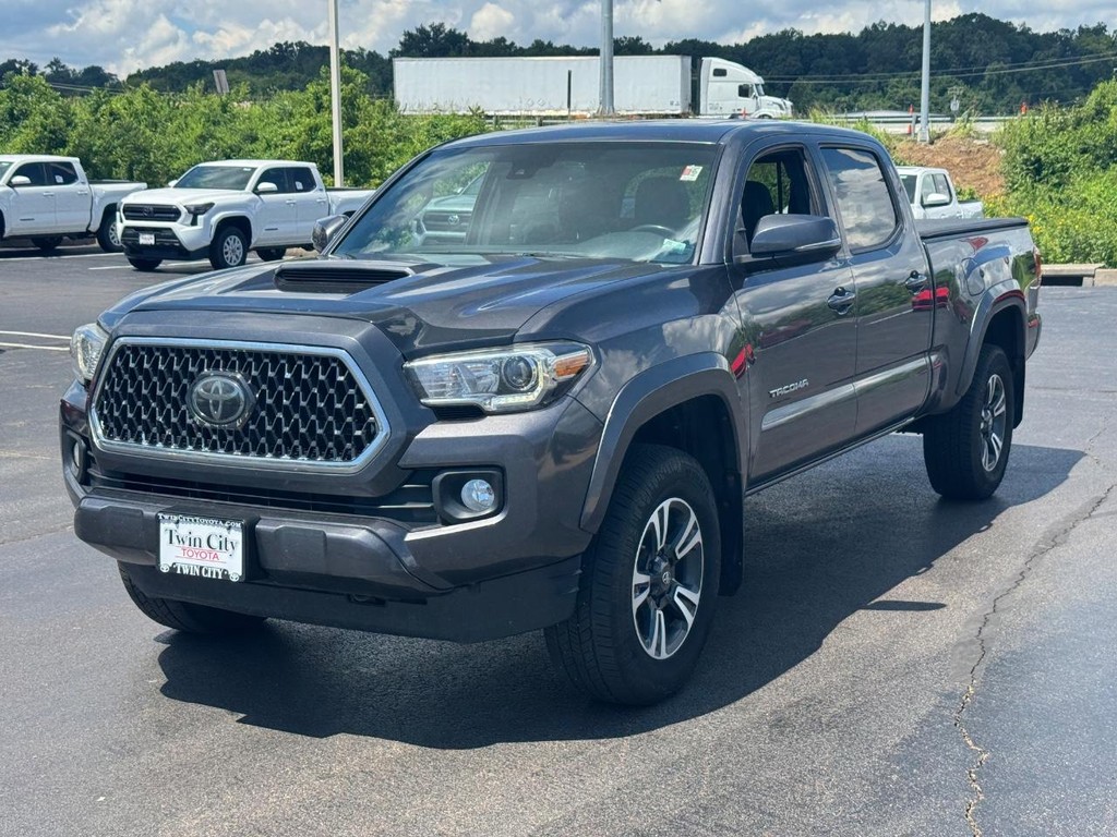 Toyota Tacoma Vehicle Image 10