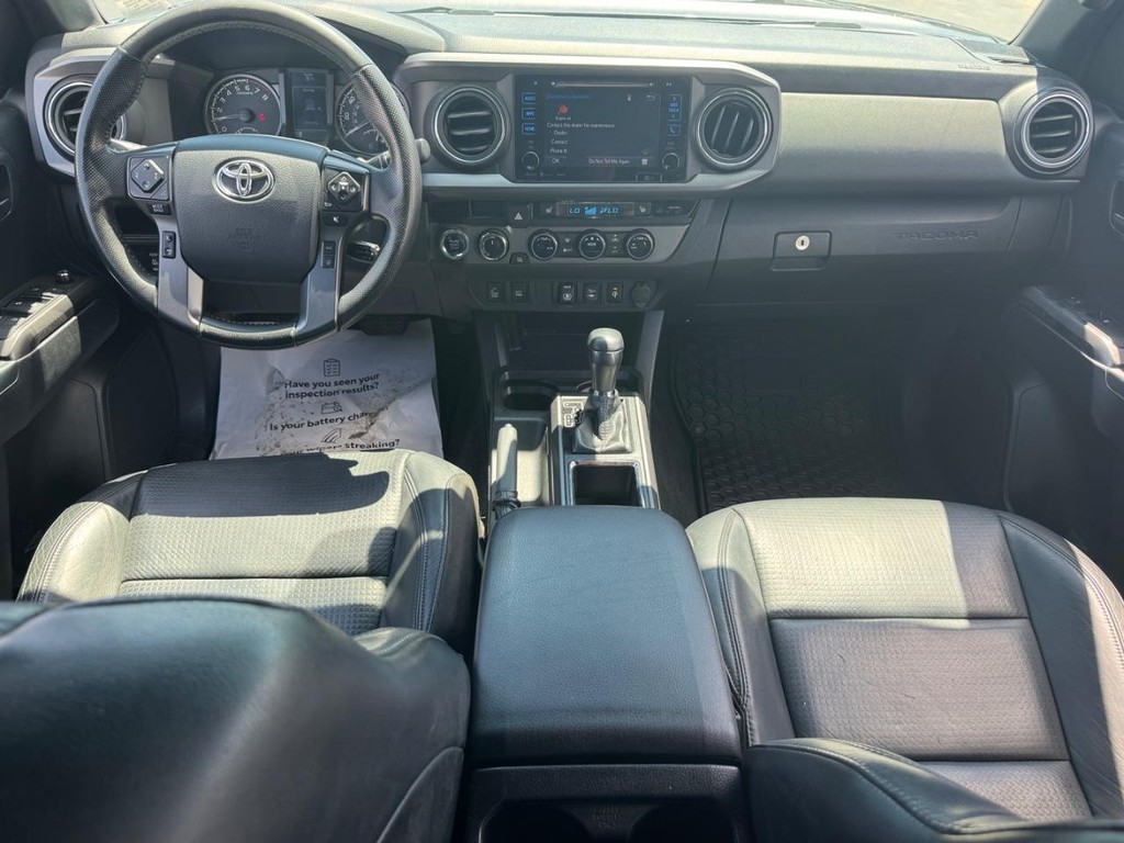 Toyota Tacoma Vehicle Image 13