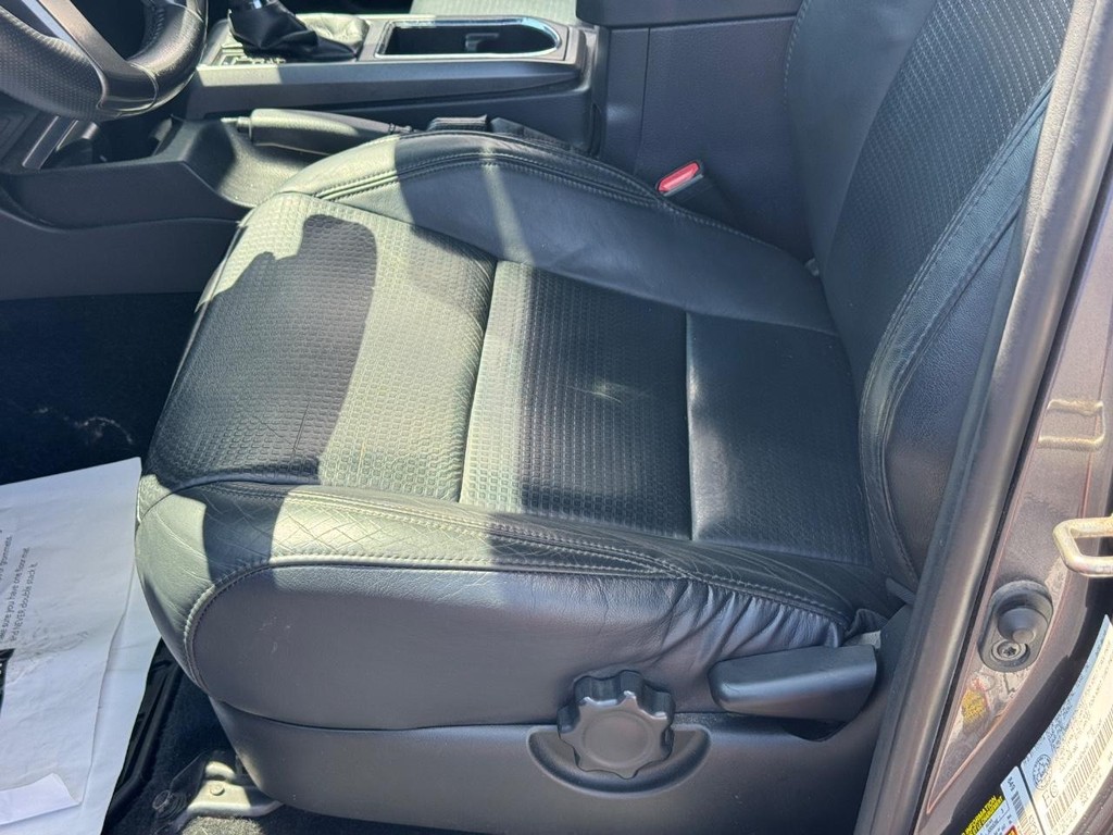 Toyota Tacoma Vehicle Image 18