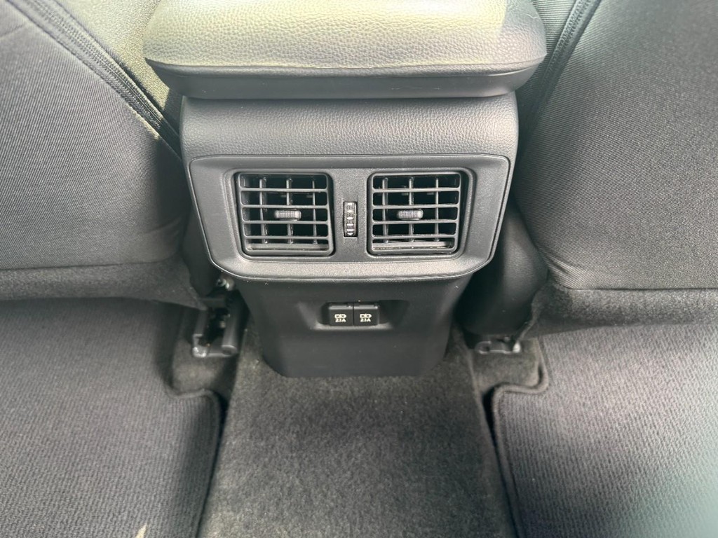 Toyota RAV4 Vehicle Image 13
