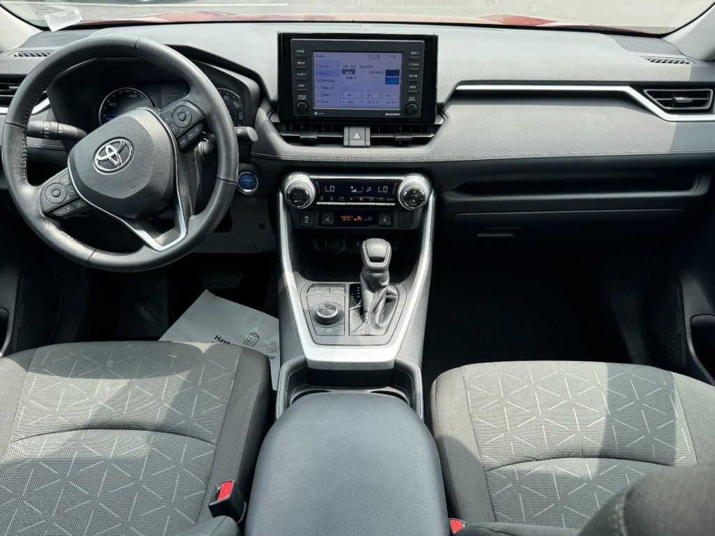 Toyota RAV4 Vehicle Image 14