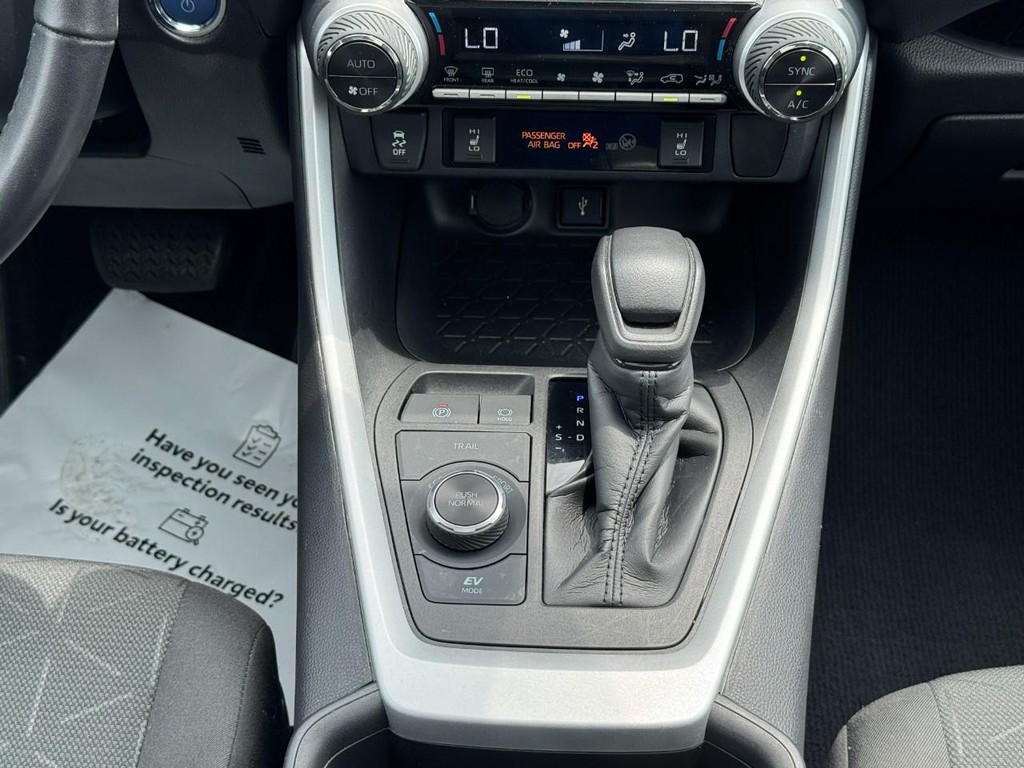 Toyota RAV4 Vehicle Image 17