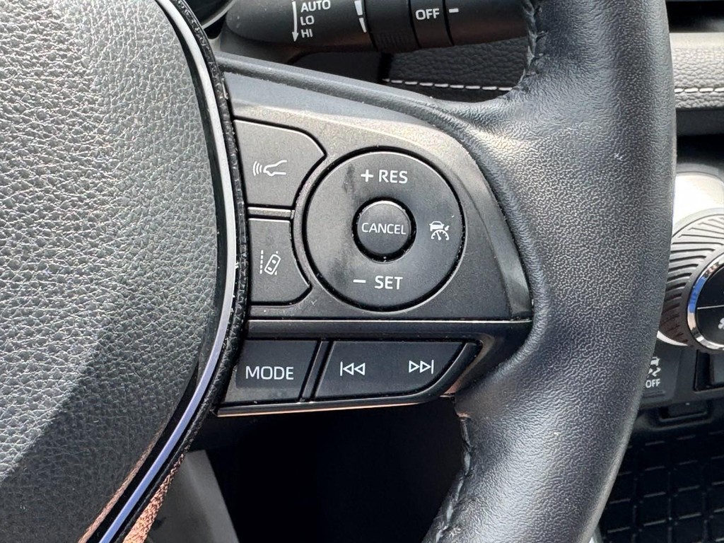 Toyota RAV4 Vehicle Image 22