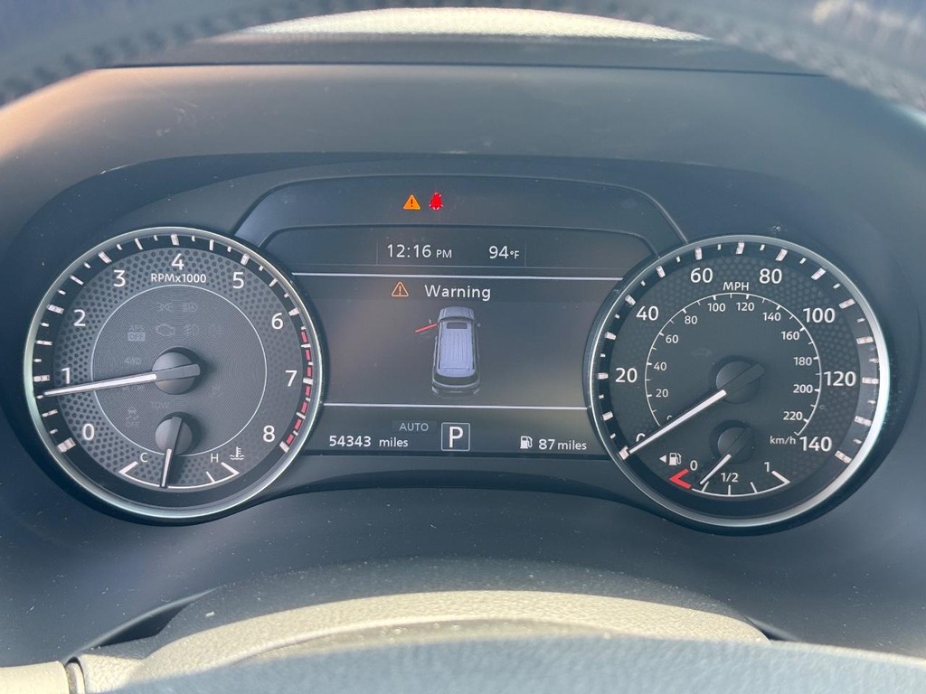 Nissan Armada Vehicle Image 24