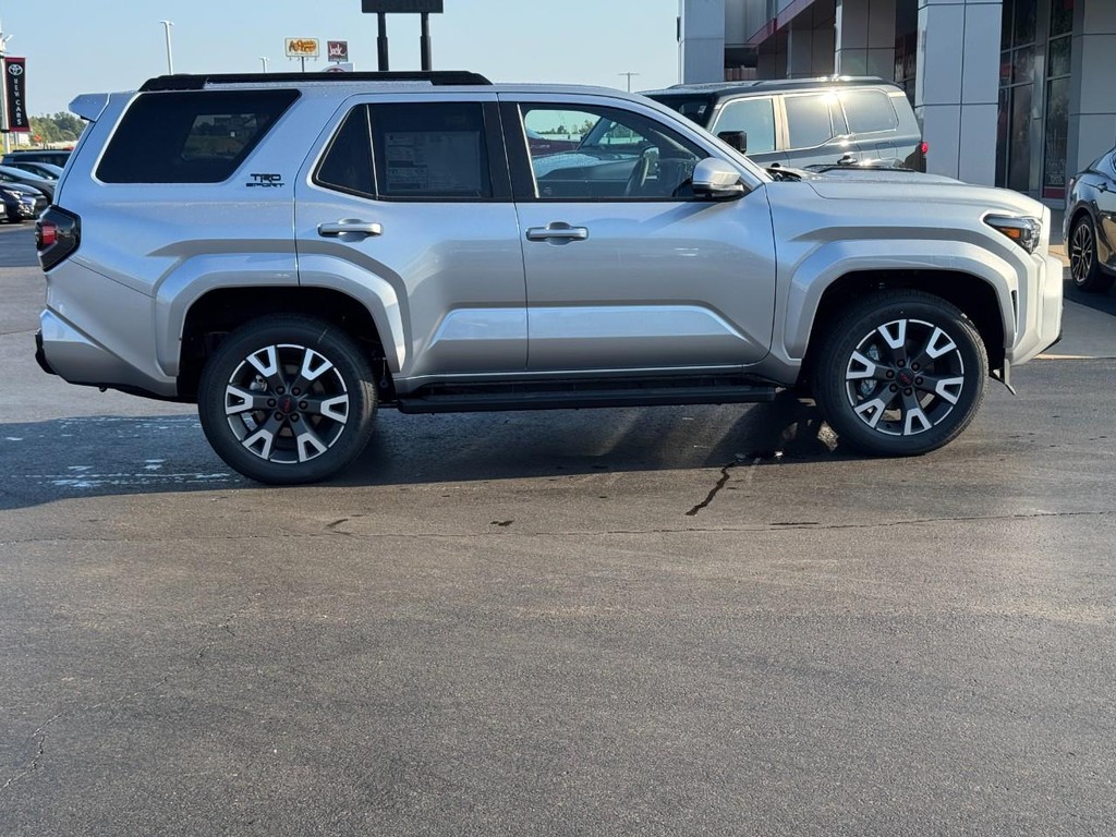 Toyota 4Runner Vehicle Image 2