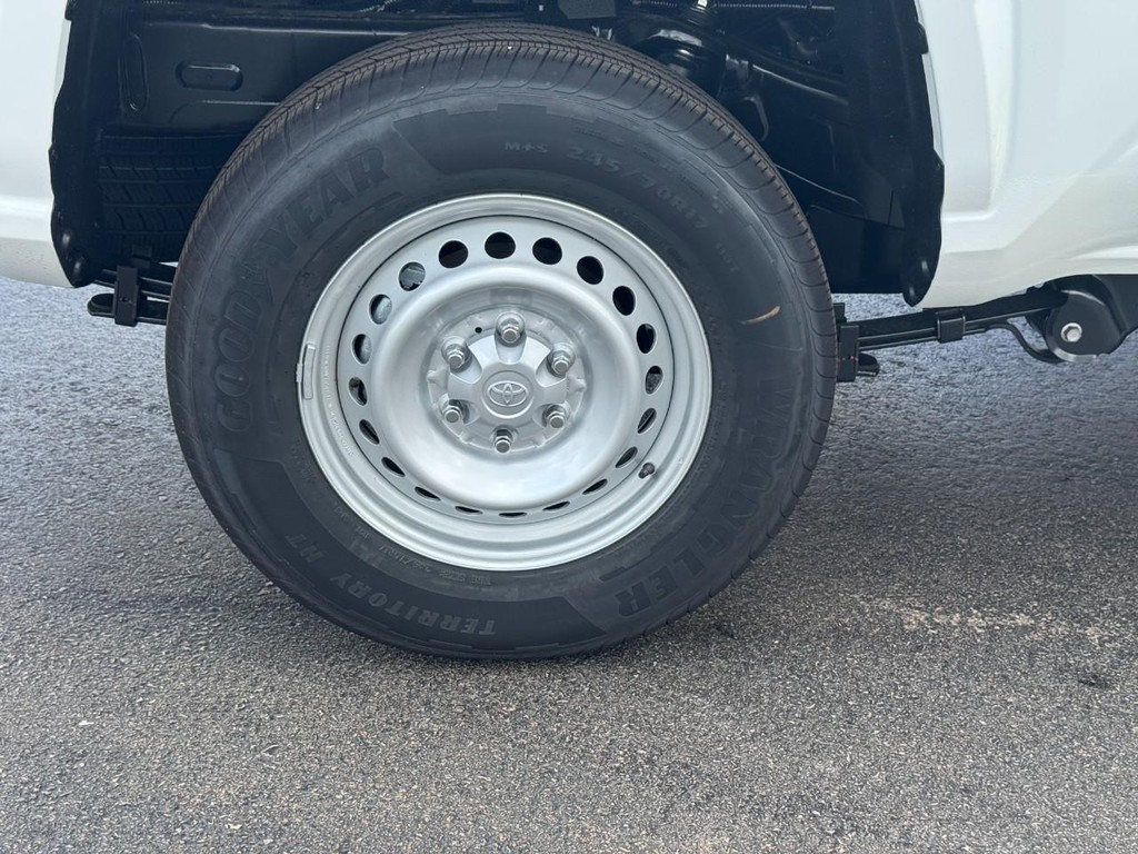Toyota Tacoma 2WD Vehicle Image 3
