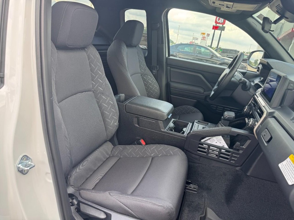 Toyota Tacoma 2WD Vehicle Image 6