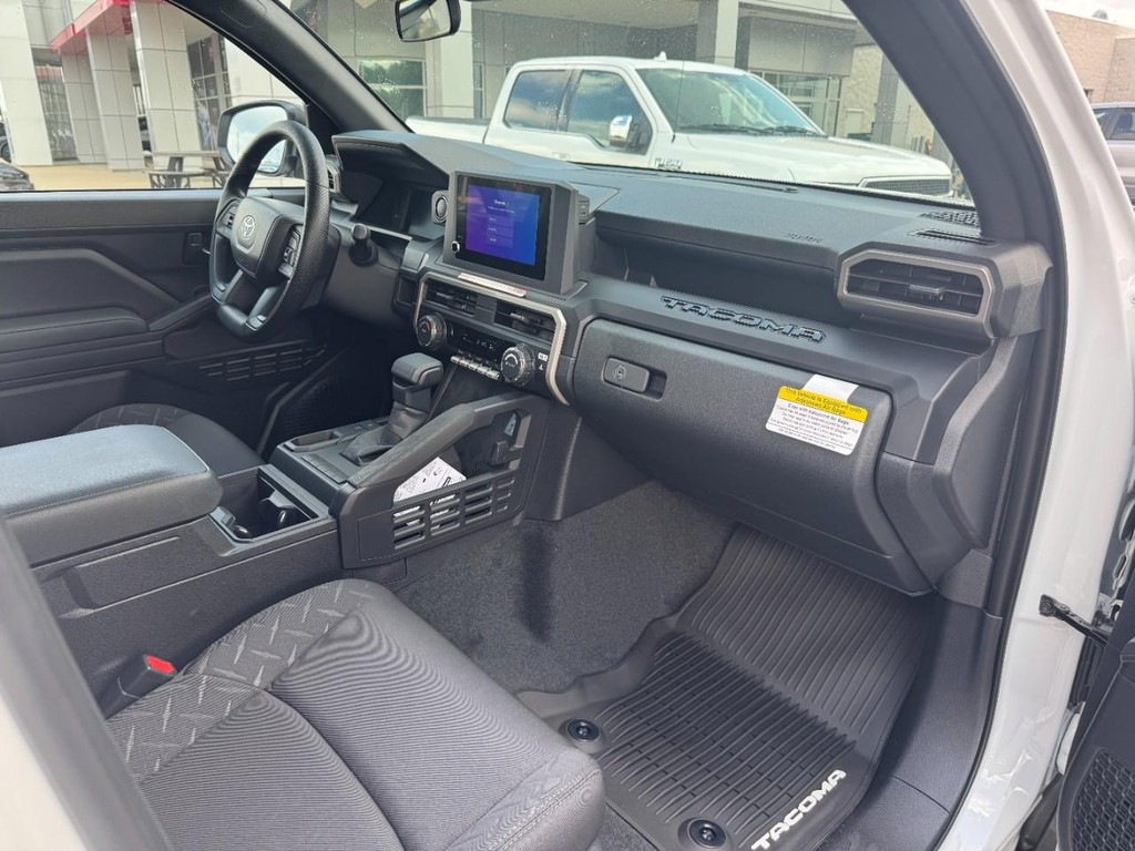 Toyota Tacoma 2WD Vehicle Image 7