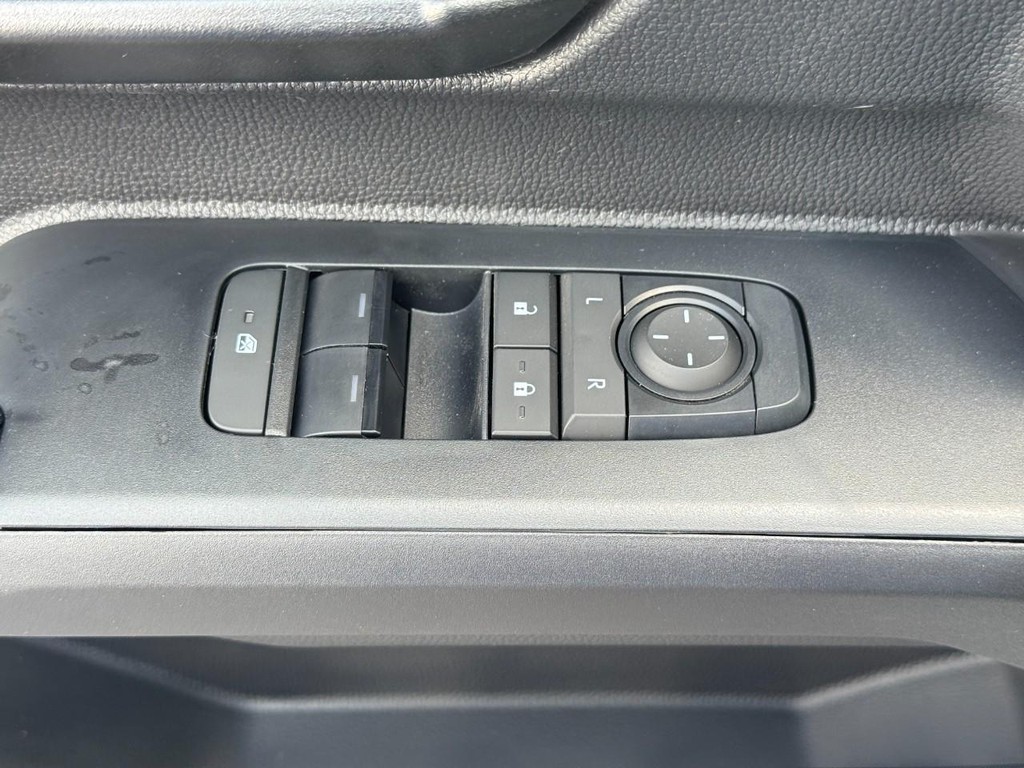Toyota Tacoma 2WD Vehicle Image 8