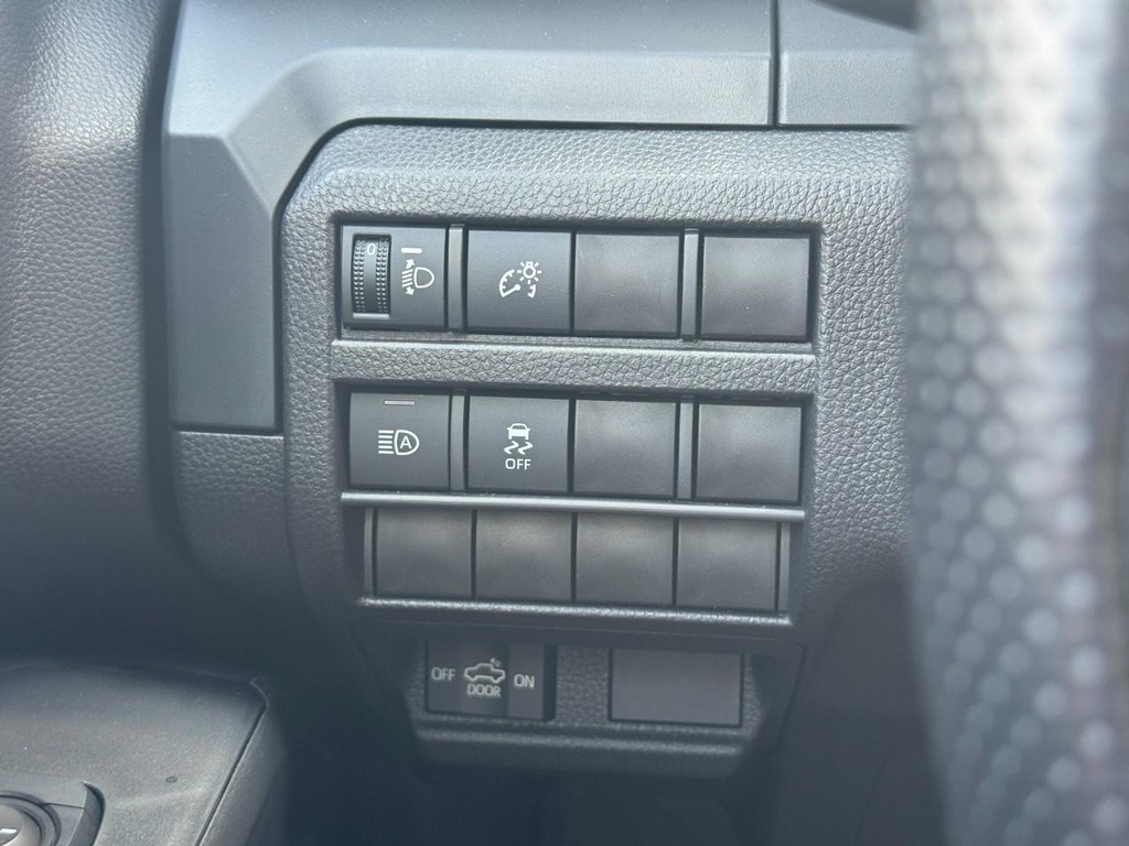 Toyota Tacoma 2WD Vehicle Image 10