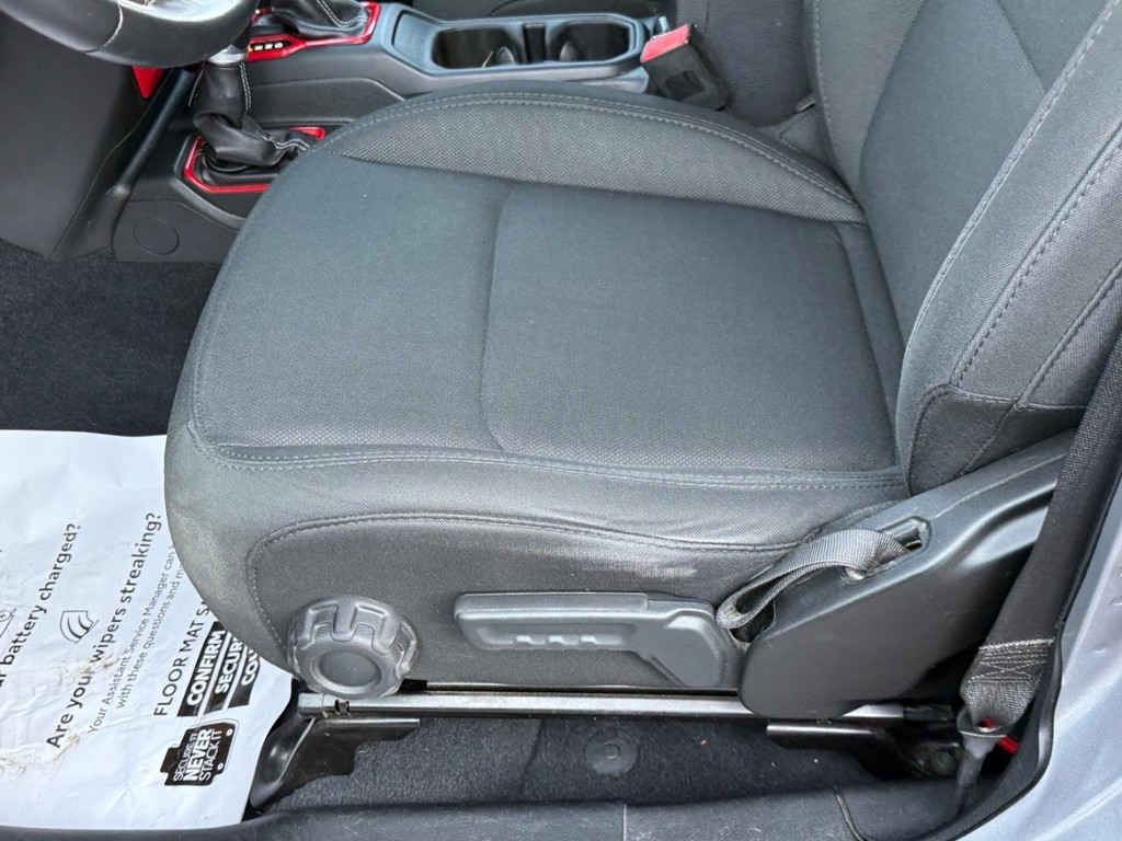 Jeep Wrangler Unlimited Vehicle Full-screen Gallery Image 16