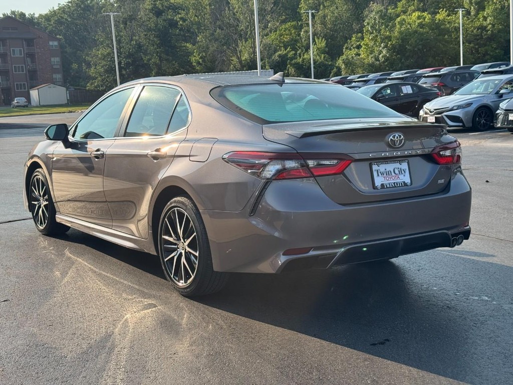 Toyota Camry Vehicle Image 7