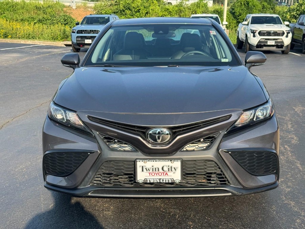 Toyota Camry Vehicle Image 10