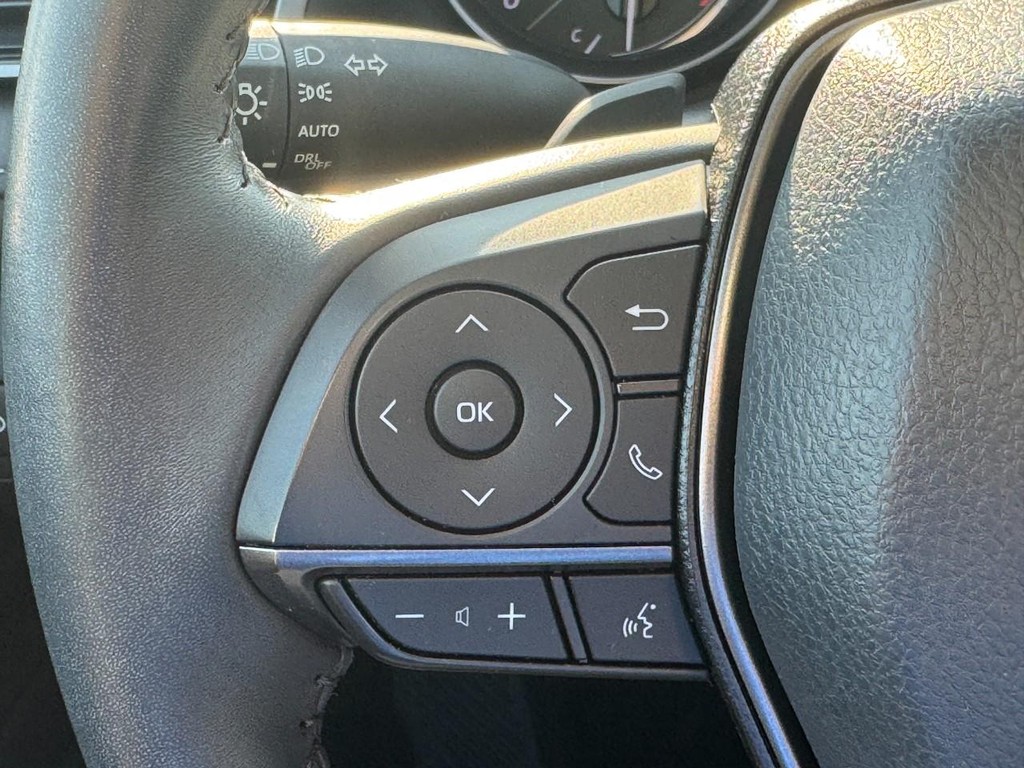 Toyota Camry Vehicle Image 19