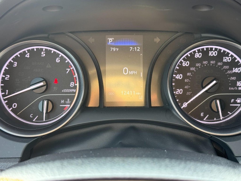 Toyota Camry Vehicle Image 21