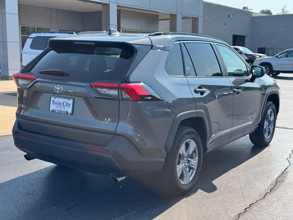 Toyota RAV4 Vehicle Image 3
