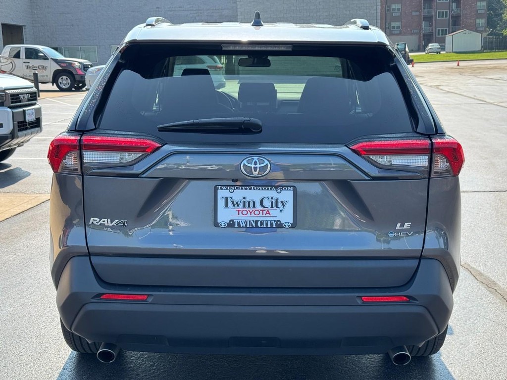 Toyota RAV4 Vehicle Image 4
