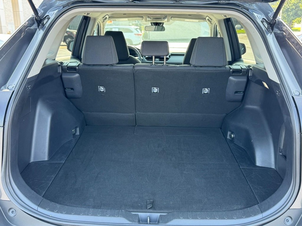 Toyota RAV4 Vehicle Image 6