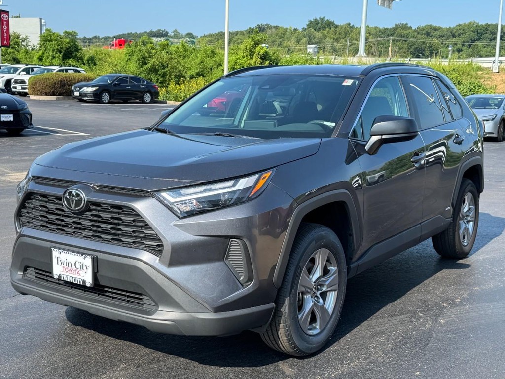 Toyota RAV4 Vehicle Image 9