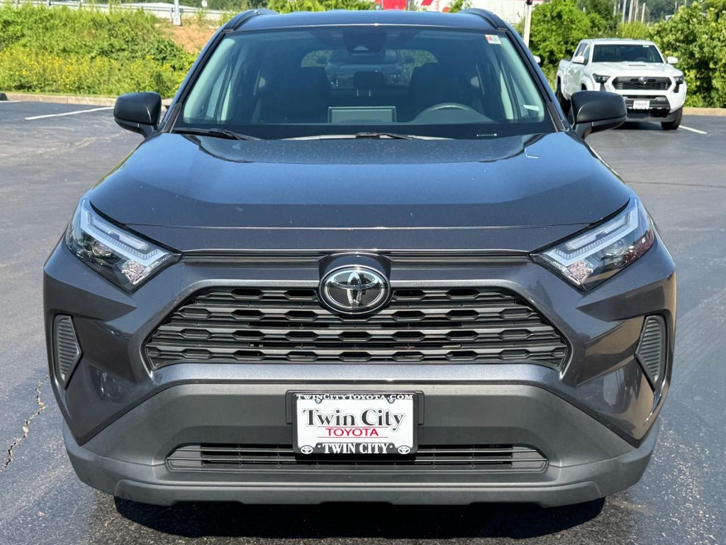 Toyota RAV4 Vehicle Image 10