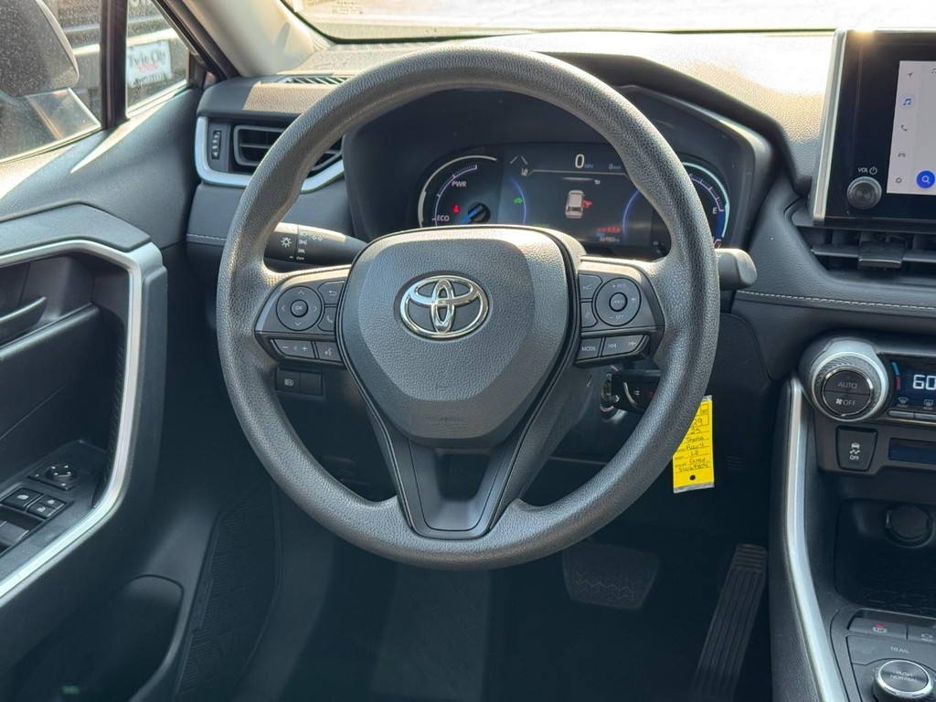 Toyota RAV4 Vehicle Image 14