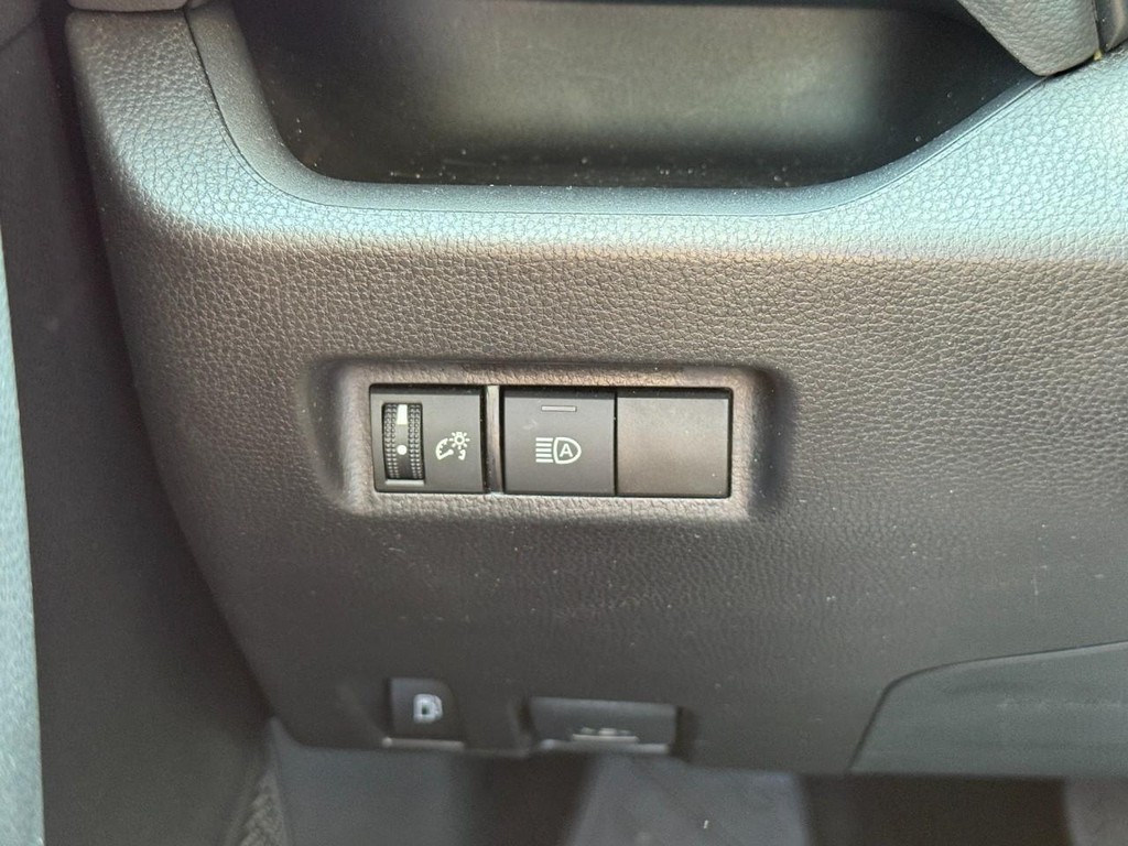 Toyota RAV4 Vehicle Image 19