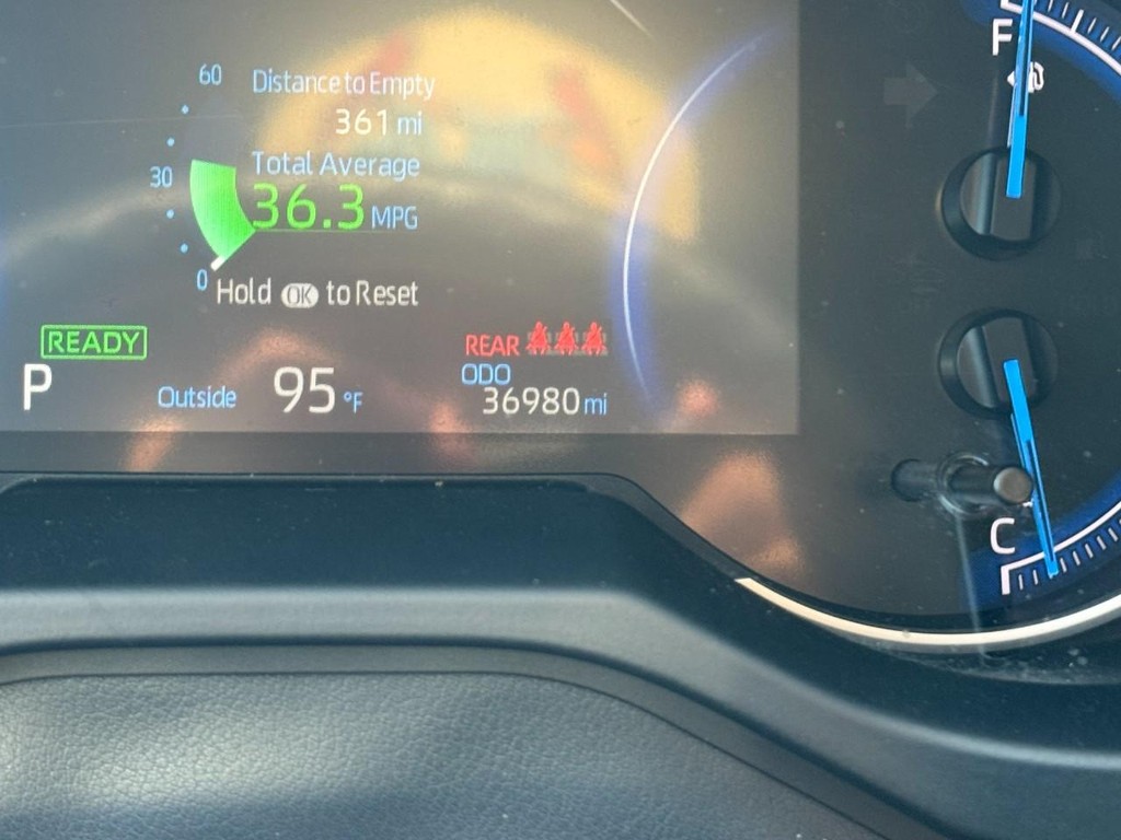 Toyota RAV4 Vehicle Image 23