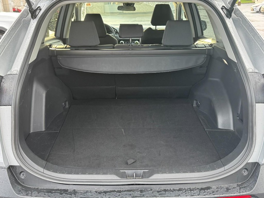 Toyota RAV4 Vehicle Image 6
