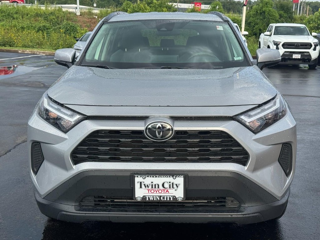 Toyota RAV4 Vehicle Image 10