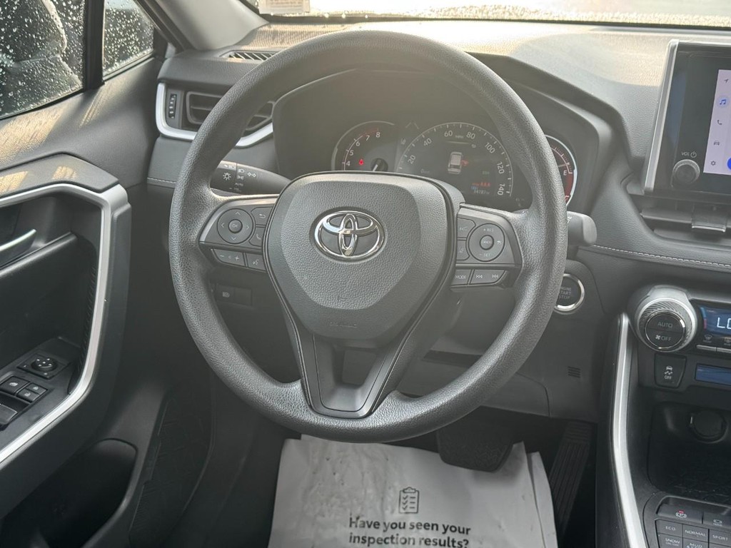 Toyota RAV4 Vehicle Image 14