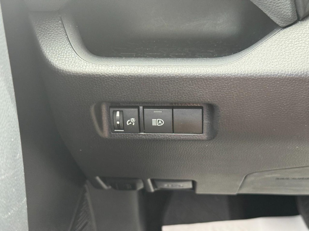Toyota RAV4 Vehicle Image 18