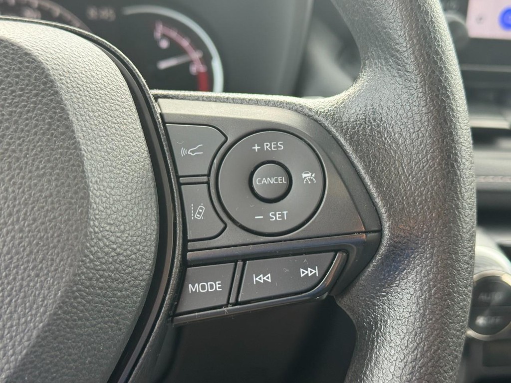 Toyota RAV4 Vehicle Image 20