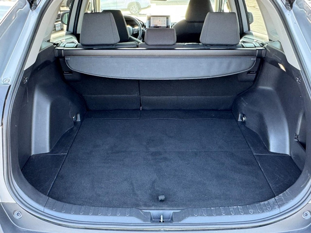 Toyota RAV4 Vehicle Image 6