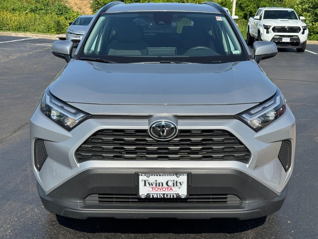 Toyota RAV4 Vehicle Image 10