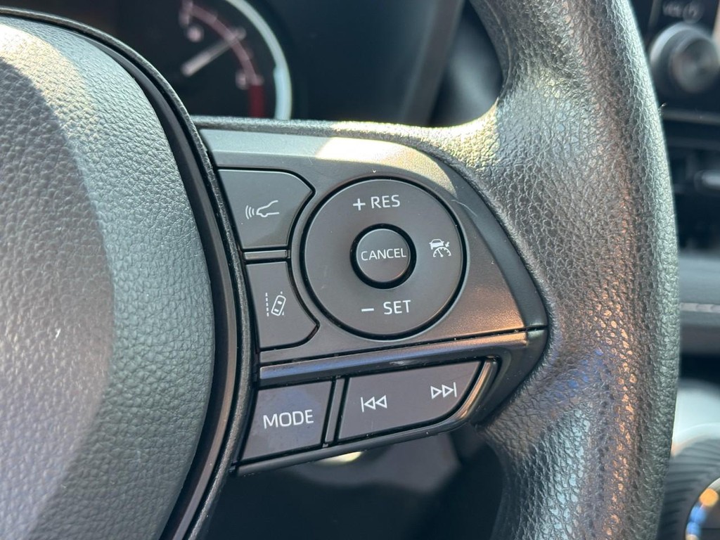 Toyota RAV4 Vehicle Image 21