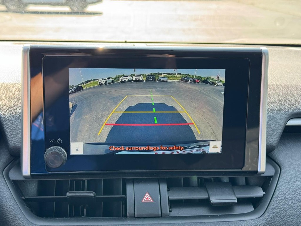 Toyota RAV4 Vehicle Image 24
