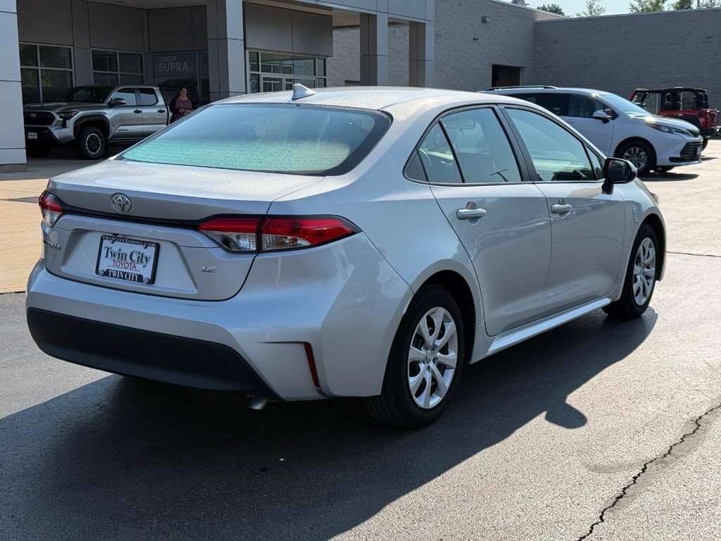Toyota Corolla Vehicle Image 3