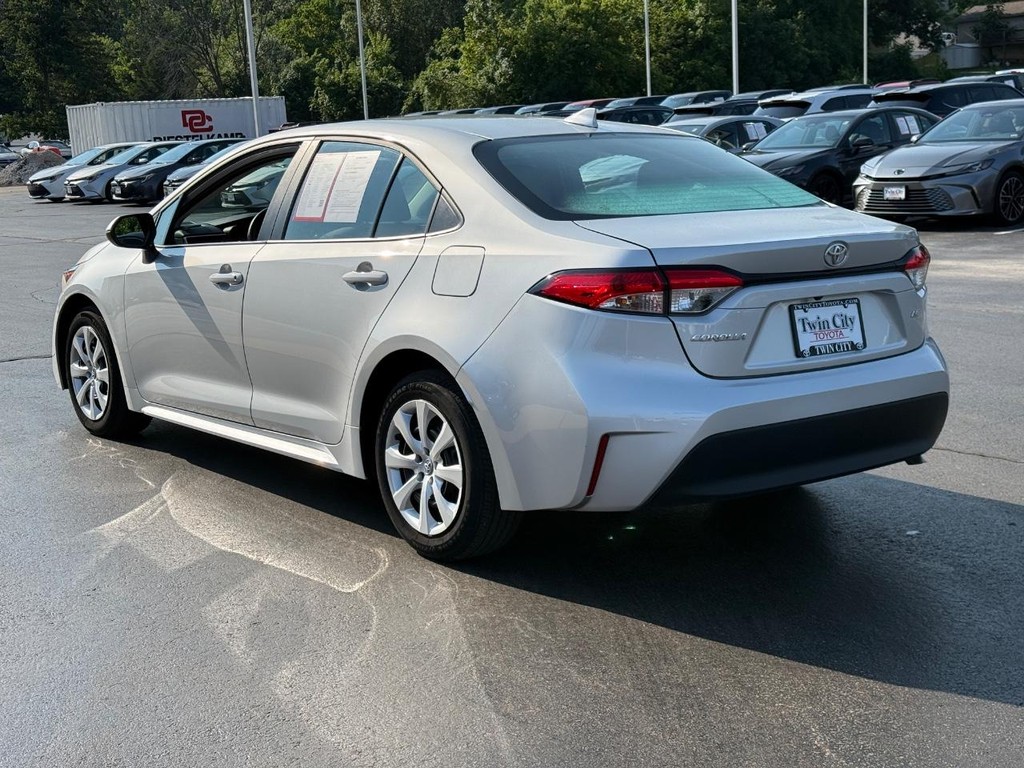 Toyota Corolla Vehicle Image 7