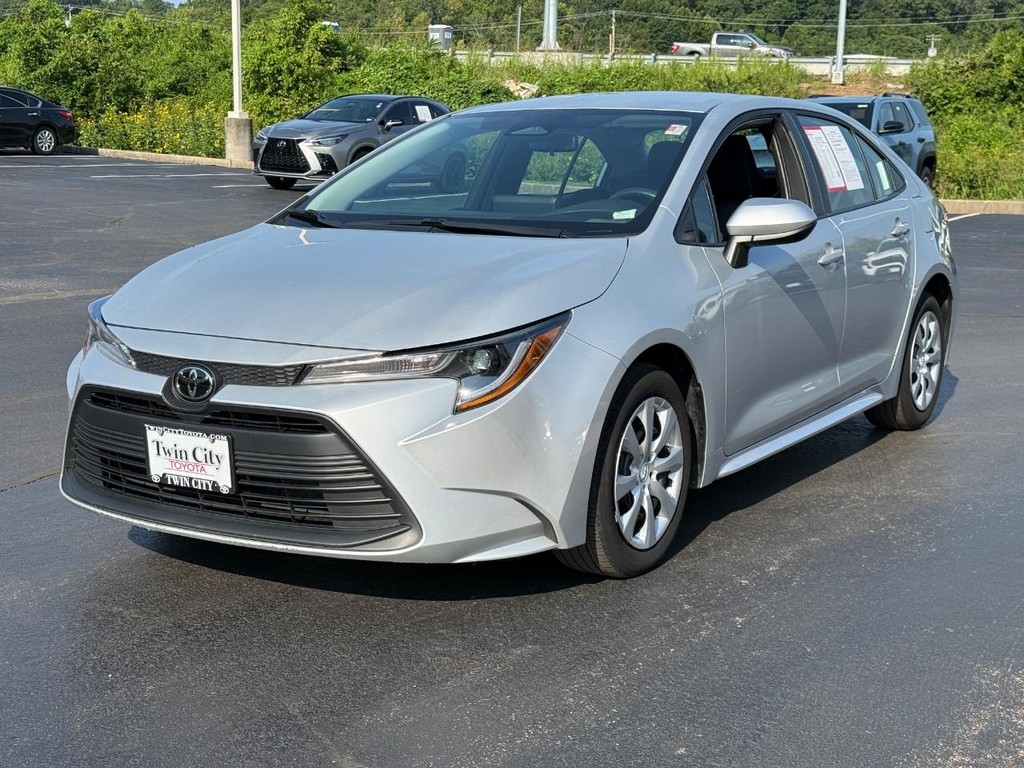 Toyota Corolla Vehicle Image 9